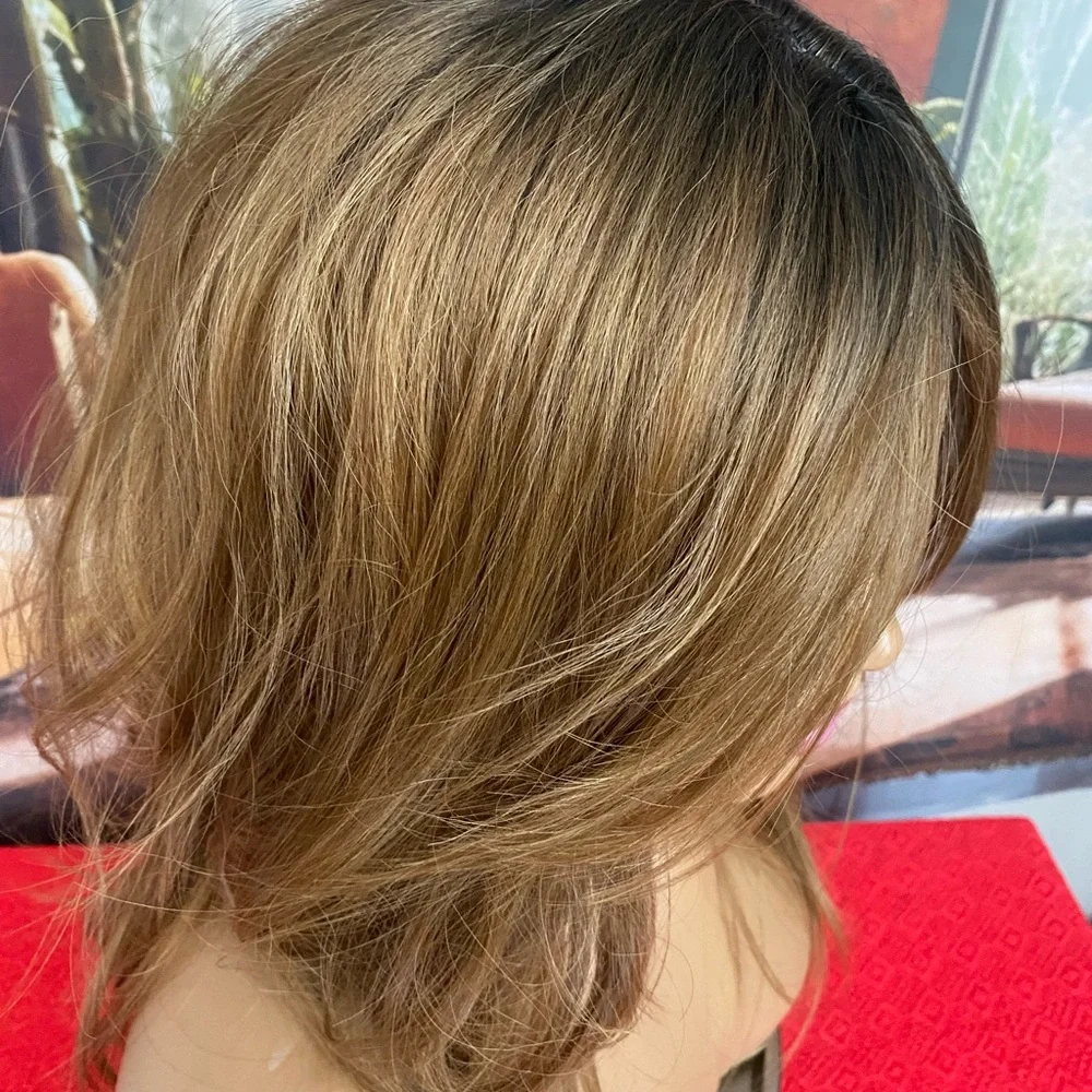 Soft Layered Long Synthetic Wig in Honey-Toned Blonde